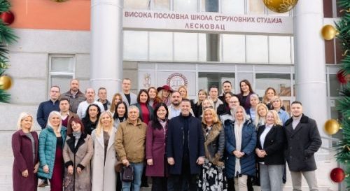 Kolektiv Vpsle ASSJS srecni novogodisnji praznici (600 x 600 px) za sajt